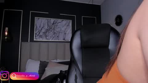 Victoria online show from November 2025 09:37:01 PM