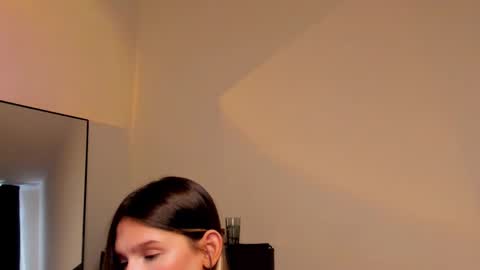 villalacute online show from December 2025 08:54:02 AM