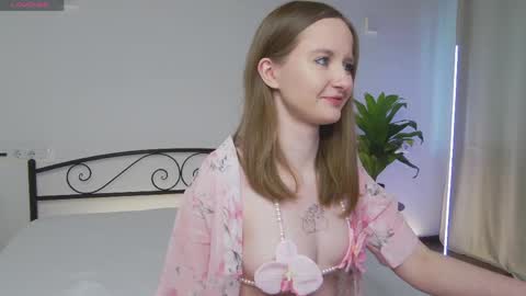 Snapshot of vinacasto chatting on April 2026 02:15:01 PM vinacasto online show from April 2026 02:15:01 PM