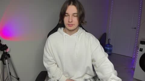 Vincent Strong online show from December 2024 07:58:01 AM