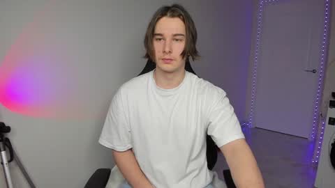 Vincent Strong online show from December 2024 03:25:02 AM