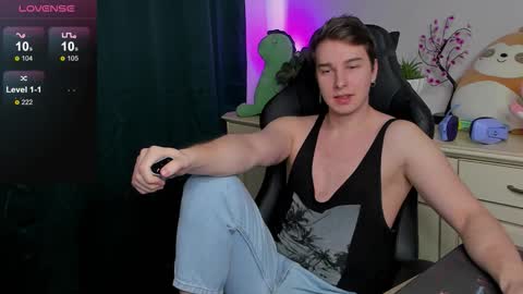 Vincent Strong online show from September 2025 01:11:02 PM