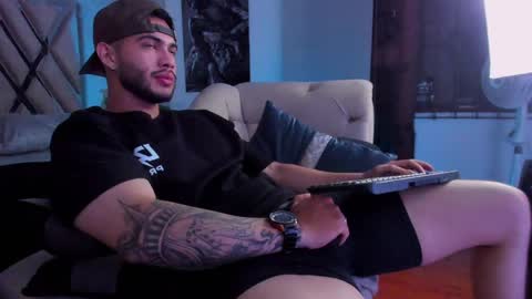 Snapshot of vincentblack_ chatting on June 2026 06:52:02 AM Vincent online show from June 2026 06:52:02 AM