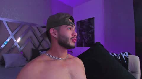 Snapshot of vincentblack_ chatting on June 2026 04:24:01 AM Vincent online show from June 2026 04:24:01 AM