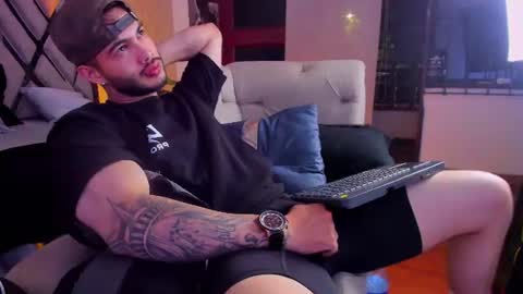 Snapshot of vincentblack_ chatting on June 2026 02:00:01 AM Vincent online show from June 2026 02:00:01 AM
