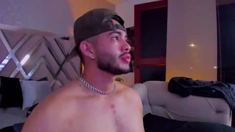Snapshot of vincentblack_ chatting on June 2026 02:36:02 AM Vincent online show from June 2026 02:36:02 AM