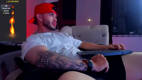 Snapshot of vincentblack_ chatting on June 2026 06:29:01 AM Vincent online show from June 2026 06:29:01 AM