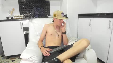 Snapshot of vincenthunter chatting on December 2024 09:37:01 PM Vincent online show from December 2024 09:37:01 PM