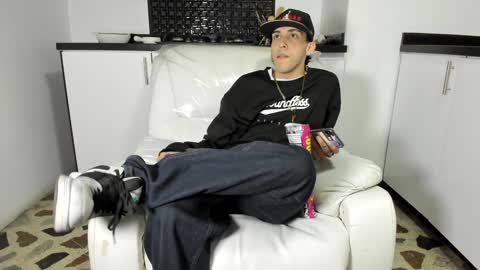 Snapshot of vincenthunter chatting on January 2025 10:27:02 PM Vincent online show from January 2025 10:27:02 PM