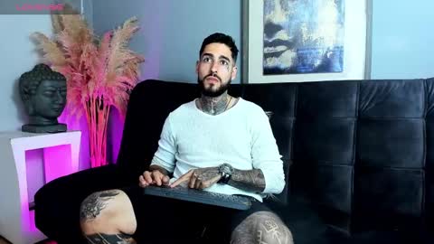 Snapshot of vincentsartori chatting on October 2025 07:21:02 PM Vincent Sartori online show from October 2025 07:21:02 PM