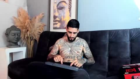 Snapshot of vincentsartori chatting on October 2025 05:14:01 PM Vincent Sartori online show from October 2025 05:14:01 PM