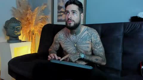 Snapshot of vincentsartori chatting on November 2025 08:03:01 PM Vincent Sartori online show from November 2025 08:03:01 PM