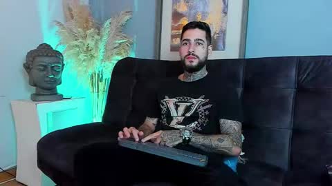 Snapshot of vincentsartori chatting on November 2025 07:48:02 PM Vincent Sartori online show from November 2025 07:48:02 PM