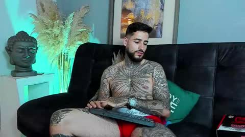 Snapshot of vincentsartori chatting on November 2025 11:08:02 PM Vincent Sartori online show from November 2025 11:08:02 PM