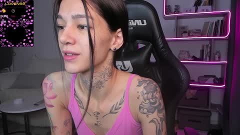 vinkitinkii online show from December 2024 06:12:02 AM