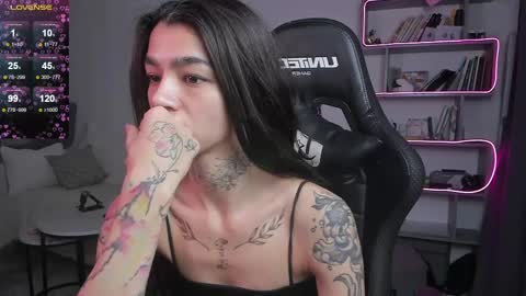 vinkitinkii online show from February 2025 10:15:02 AM