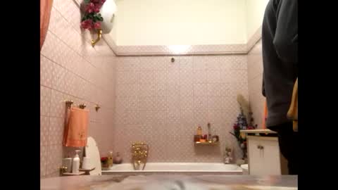 Zenith online show from February 2025 09:41:02 PM