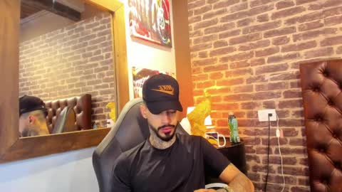 ---Vinzen--- online show from October 2025 05:22:01 AM