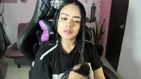 Daniela online show from September 2025 03:43:01 AM