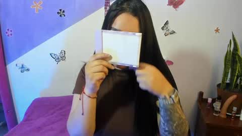 Snapshot of vio_let_ chatting on June 2026 07:21:01 AM Daniela online show from June 2026 07:21:01 AM