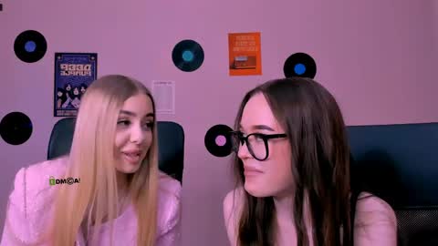 Snapshot of viola_sweet_ chatting on May 2026 08:34:01 AM viola_sweet_ online show from May 2026 08:34:01 AM