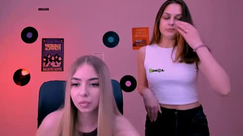 Snapshot of viola_sweet_ chatting on May 2026 10:00:02 AM viola_sweet_ online show from May 2026 10:00:02 AM