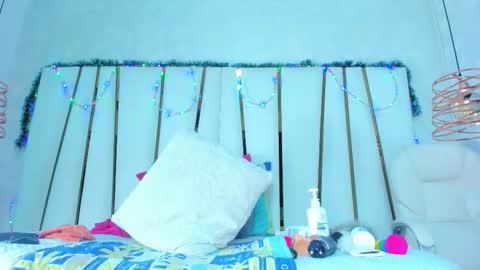 violeet_gray online show from December 2025 10:35:01 AM