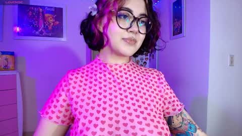 Snapshot of violeet_smile chatting on February 2026 01:20:02 AM violet online show from February 2026 01:20:02 AM