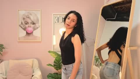violet__15 online show from March 2026 12:05:01 PM