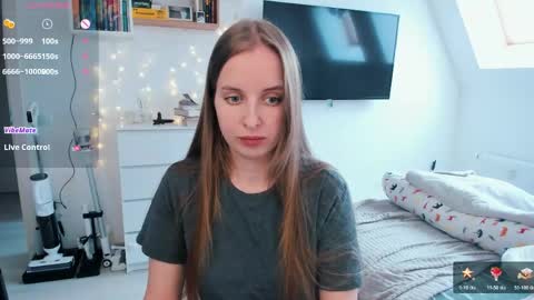 Snapshot of violet_blue_eyes chatting on April 2026 01:17:01 PM Violet online show from April 2026 01:17:01 PM