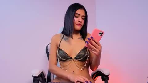 violet_jhonson online show from October 2025 02:39:02 PM
