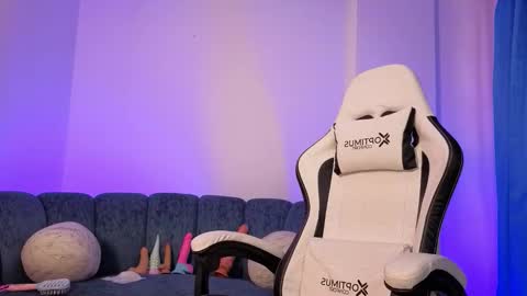 violet_jhonson online show from November 2025 02:28:02 PM