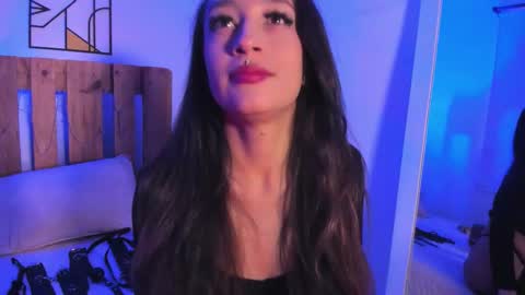 Snapshot of violet_jonesss chatting on March 2026 03:05:01 PM Violet Jones online show from March 2026 03:05:01 PM