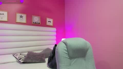 violet_sinclair online show from May 2026 11:28:01 AM