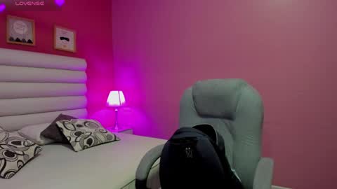 violet_sinclair online show from June 2026 11:10:01 AM