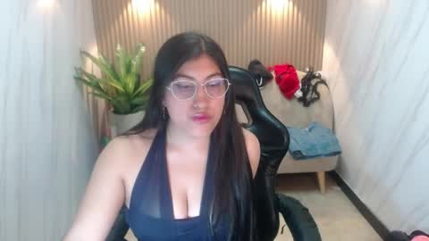 Violet online show from May 2026 08:25:02 PM