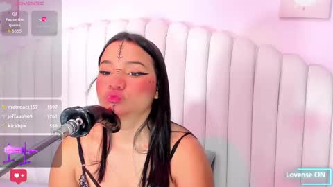 Violet online show from November 2025 12:05:02 PM