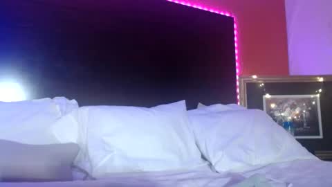 violet_winter97 online show from February 2026 06:01:01 AM