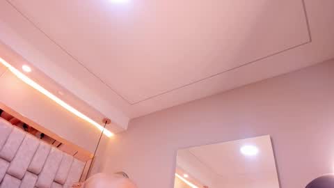 Violeta  online show from November 2025 10:36:01 AM