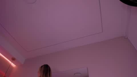 Violeta  online show from November 2025 11:14:01 AM