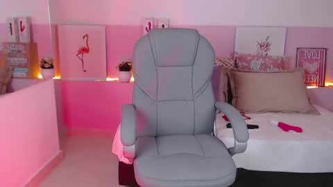 Violeta leon online show from February 2025 07:01:01 AM