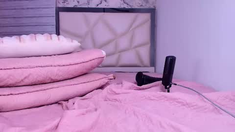 violeta london online show from March 2026 08:19:01 AM