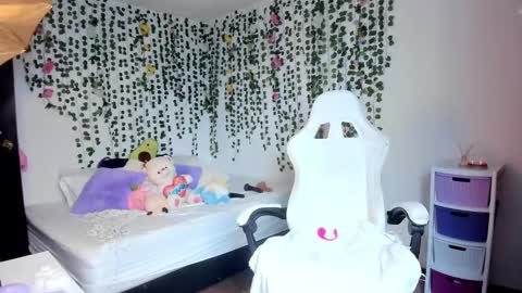 Violeta online show from January 2025 05:19:01 PM