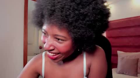 Snapshot of violeta_ruizz chatting on November 2025 11:54:01 AM Violeta Ruiz online show from November 2025 11:54:01 AM