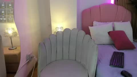Snapshot of violeta_sannz chatting on May 2026 02:45:01 PM violeta_sannz online show from May 2026 02:45:01 PM
