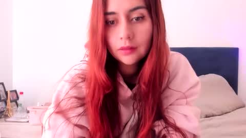 Snapshot of violetasweet20 chatting on October 2025 03:21:02 PM Sara Torres online show from October 2025 03:21:02 PM