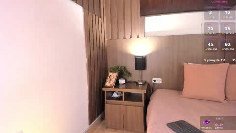 Violet online show from September 2025 01:27:02 PM