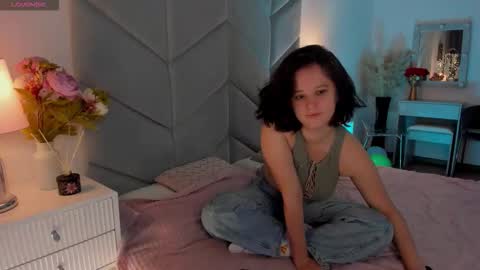 Violet online show from October 2025 06:12:01 AM