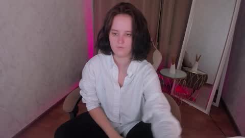 Violet online show from November 2025 04:29:01 PM