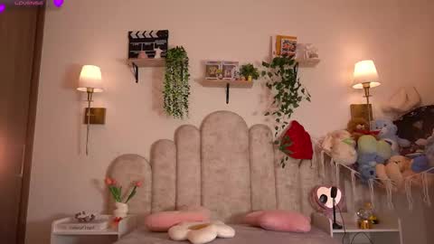 Snapshot of violeth___ chatting on February 2026 01:18:01 PM violeth___ online show from February 2026 01:18:01 PM